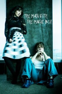 دانلود فیلم The Man with the Magic Box 2017 بدون سانسور با پخش آنلاین